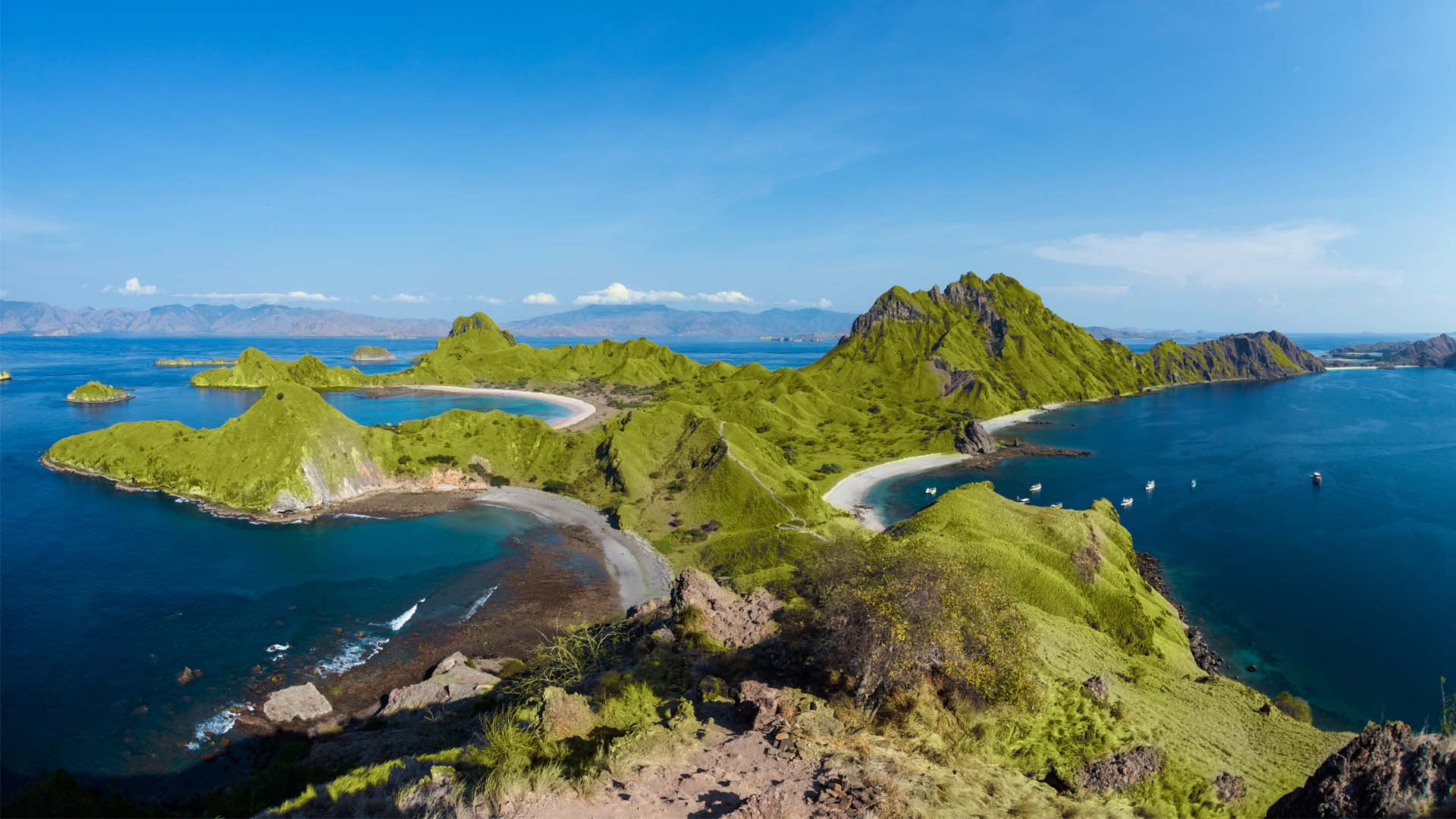 Labuan Bajo Hotel Ayana Komodo Resort Waecicu Beach